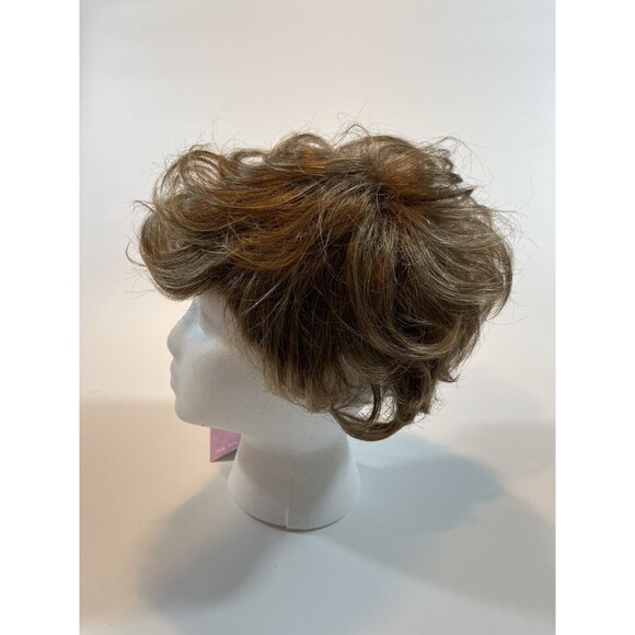 Paula Young Wig Blakely Style A9412 Color SF12/28 Size Avg Japan NWT Damaged Box - Picture 2 of 9